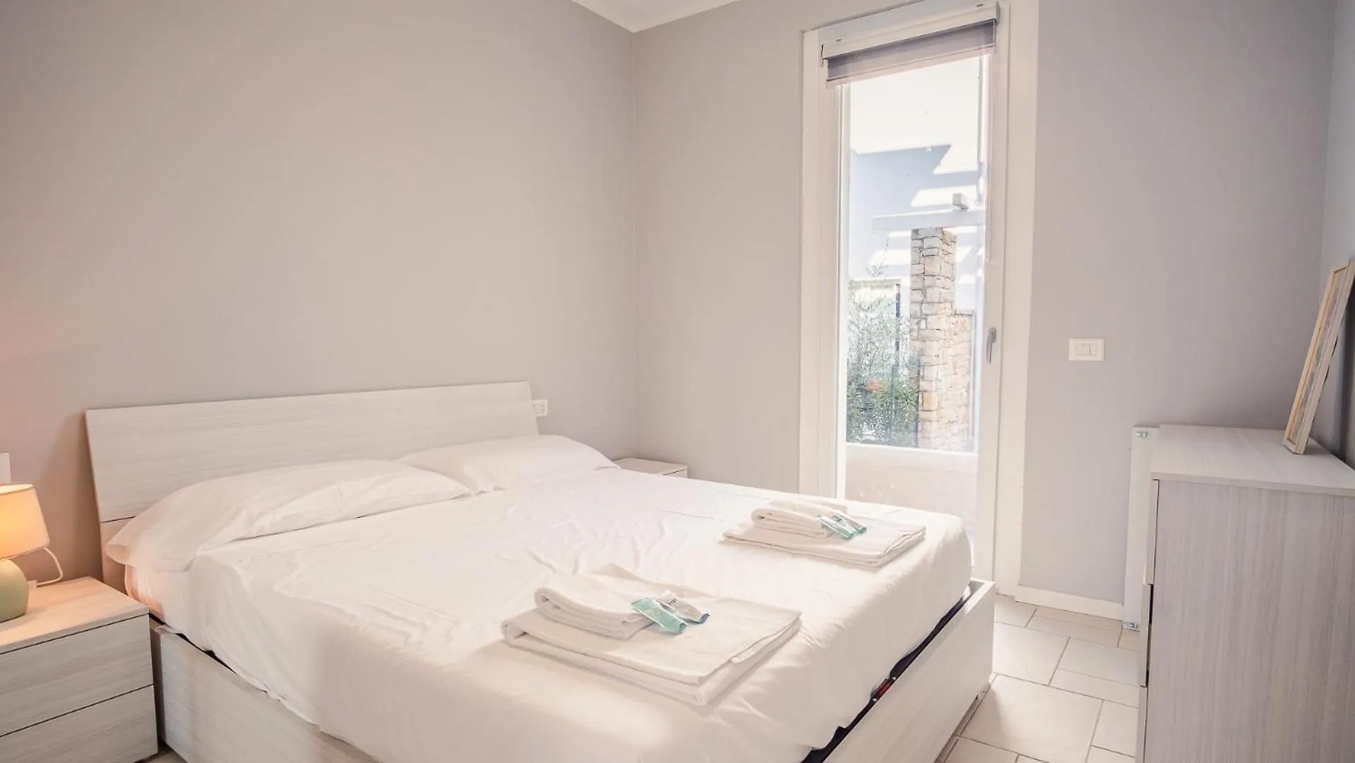 Il Vento Del Sud - Italian Homing Apartment Padenghe sul Garda Italy