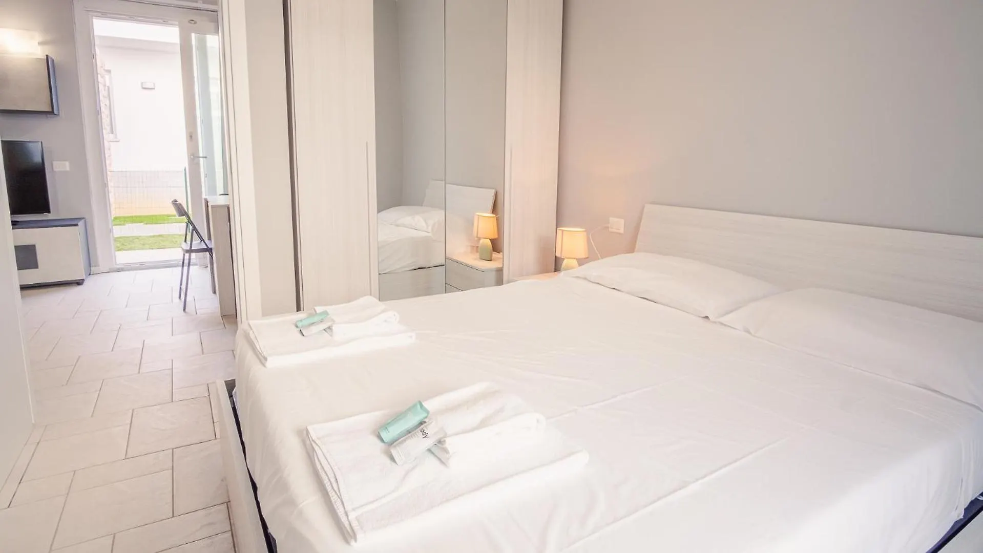 Il Vento Del Sud - Italian Homing Apartment Padenghe sul Garda 0*,  Italy